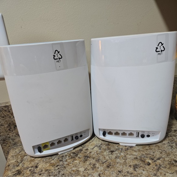 NETGEAR Orbi RBR50 Router & RBS50 Satellite – AC3000 Tri-Band Mesh WiFi System - Picture 2 of 5